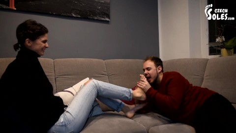 Nikola & # 039;nın hayatında ilk ayak ibadet! (ayak fetişi, seksi ayaklar, çıplak ayaklar, Çek tabanları, genç ayaklar)