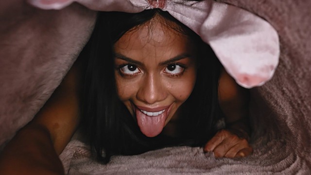 Sevimli Esmer Kız Sihirli Halıda Tuzağa Düşürülüyor - Canela Skin Hentai Anime Tavşan Kız Creampie Ahegao